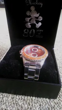 ミッキーマウス80周年記念腕時計