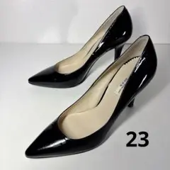 美品 セブントゥエルブサーティー パンプス 36 ポインテッドトゥ エナメル 黒のサムネイル