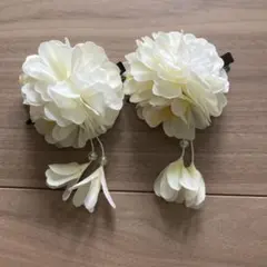 ヘアアクセサリー　和装髪飾り　ホワイト　花モチーフ　クリップ式　2個セット