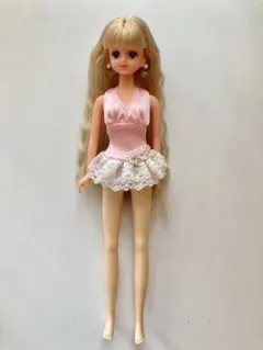 ジェニーちゃん アウトフィット フェミニンな水着