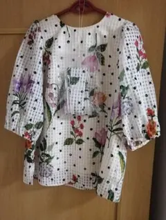 新品】ローズティアラ 小花柄ブラウス 42サイズ 定価20900円 - メルカリ