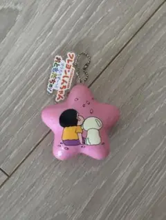 【未使用】クレヨンしんちゃん 原作35周年記念企画展　スクイーズストラップ　春