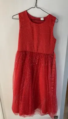赤いスパンコールドレス