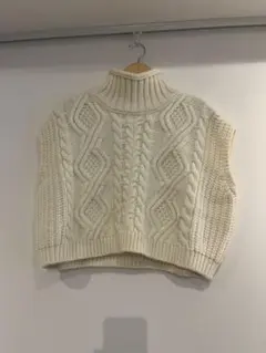 willfully アイボリー ケーブル編み ニットベスト