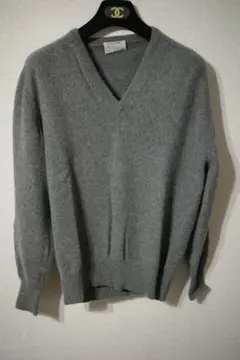 Aquascutum Vネックニット　グレー　スコットランド　カシミア100%