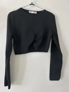 ブラック クロップド 長袖 トップス
