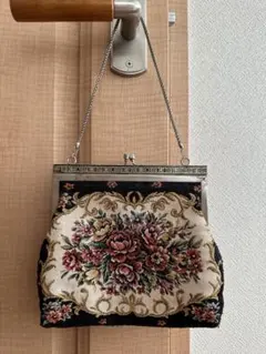 花柄刺繍 クラッチバッグ