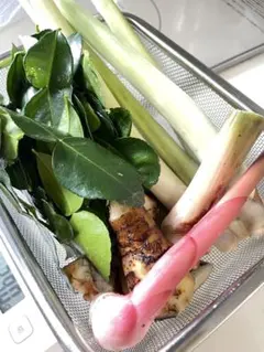 生ハーブセット。トムヤムケンペースト発送無料 生ハーブセット。トムヤムケンペースト発送無料+ニンニクバラバラ