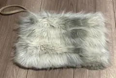 ふわふわ　ファーバッククラッチバック　グレー　ホワイト