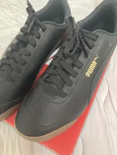PUMA スニーカー ブラック ガムソールのサムネイル