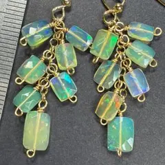 14KGF＊遊色✨綺麗なエチオピアオパール豪華なピアスg98