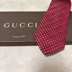 美品 GUCCI グッチ シルク 100％ レッド リボン柄 総柄 ネクタイ