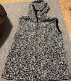 花柄フード付きジップアップベスト