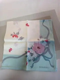 (4586)　未使用品・NINA RICCI 花柄 大判ハンカチ