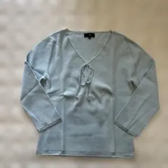 ライトブルーグレーVネックニット 38 新品・未使用品