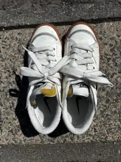 Nike ホワイト/グリーン スニーカー