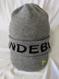 J.LINDEBERGのグレーのニット帽