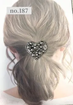 no. 187 ハンドメイド　Lサイズ シルバーハート　ビーズ刺繍　ヘアゴム