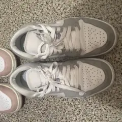 Air Jordan 1low グレー/ホワイト スニーカー　ウィメンズ