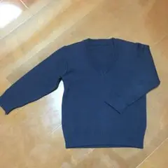 ニットセーター　Vネック