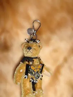 2026年最新】プラダ キーホルダー クマの人気アイテム - メルカリ