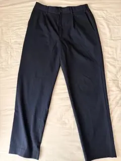 UNIQLO ダークネイビー スラックス M