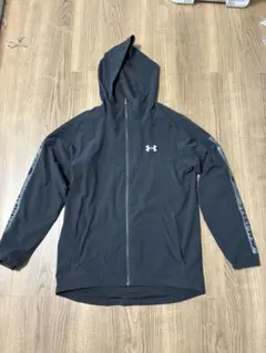 Under Armour ブラック ウィンドブレーカー L