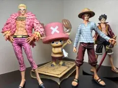 ワンピース フィギュア 4体セット シャンクス ドフラミンゴ　一番くじチョッパーのサムネイル