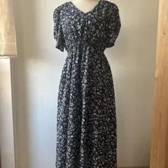 GRL 花柄黒色ワンピース