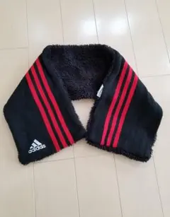 adidas☆キッズ男の子マフラー　ふわもこ暖かいマフラー　差し込みタイプ
