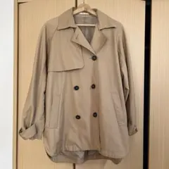 AVAN LILYベージュ ダブルブレスト ショートトレンチコートのサムネイル