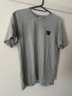 コムデギャルソン　グレー ハートロゴ Tシャツ
