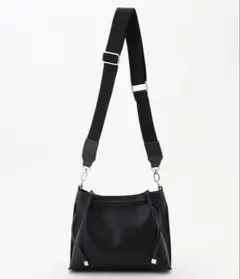 黒 ショルダーバッグ 合成皮革