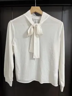 anySis シアーボウタイブラウス