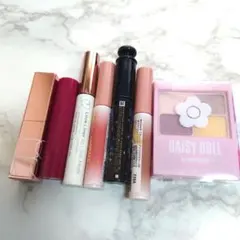 Daisy Doll アイシャドウパレットとリップセット