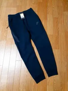 新品未使用　NIKE　テックフリースパンツ　ブラック　S