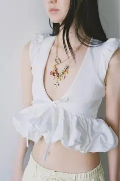 ZARA ホワイト　白　フリル付きVネッククロップドトップス