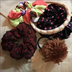 薔薇カチューシャ シュシュ三個 ヘアゴムの5点おまとめセット売りです