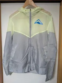 Nike Trail フード付きウィンドブレーカー　ナイキ