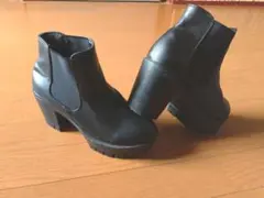 ブラック サイドゴアブーツ 厚底 8cmヒール