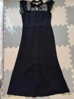 ブラックマキシドレス レースフリル付き