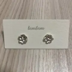 temtem 花モチーフ ピアス　ビオラ