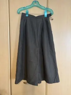 カーキ　プリーツ ガウチョパンツ