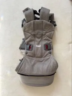 BABYBJÖRN ワンカイ　ベージュ　抱っこ紐のサムネイル