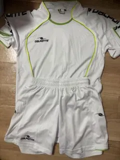 DALPONTE サッカーウェア 4番 ホワイト　サイズS パンツは2枚のサムネイル