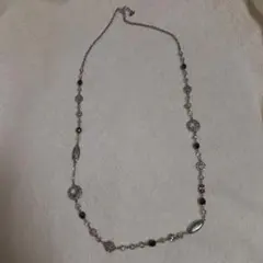 UNTITLED ロングネックレス ビジュー装飾のサムネイル