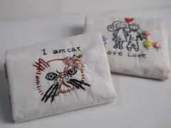 猫刺繍のジュエリーポーチ （カラフルチェック）