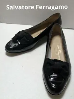 Salvatore Ferragamo リボン パンプス エナメル黒61/2C