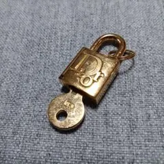 【極美品】Christian Dior ディオール カデナ 南京錠 鍵 ゴールド