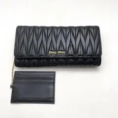 ミュウミュウ　miumiu マテラッセ　長財布　フラップ　パス付き　0803-4のサムネイル